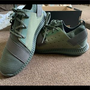 NIB Under Armour Threadborne Shift